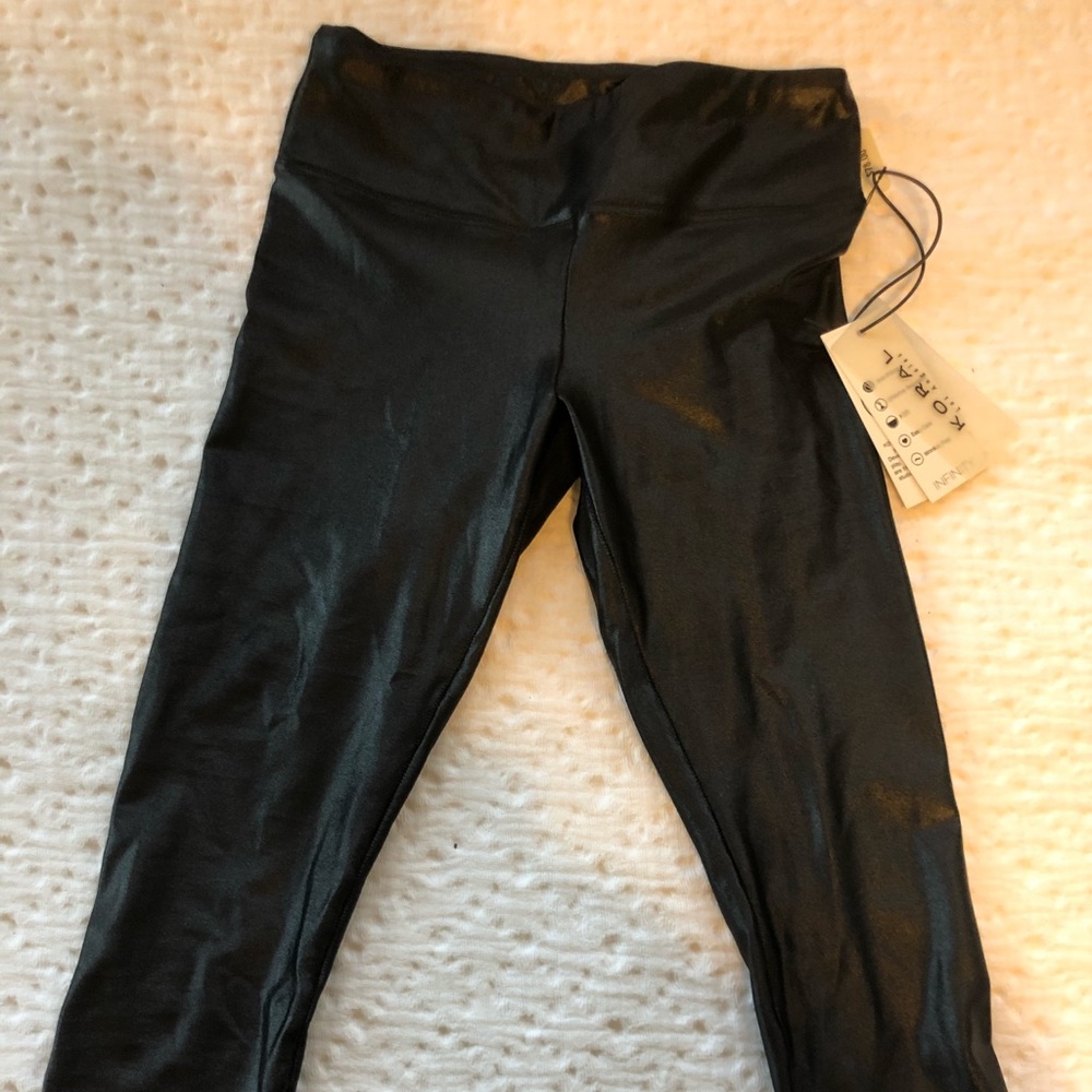 Black Capris Koral